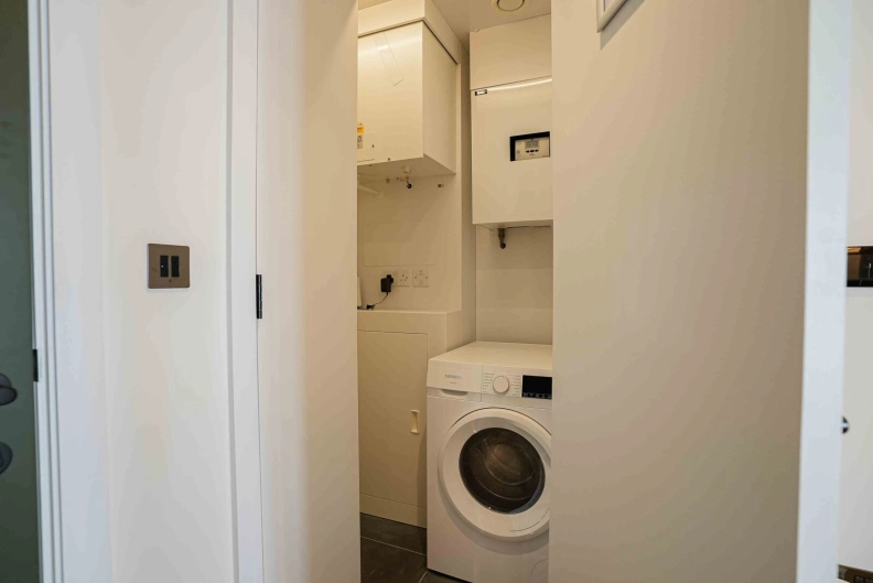 1 bedroom apartments/flats to sale in Wood Lane, White City-image 19
