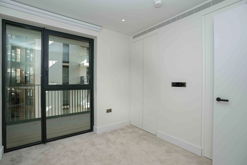 1 bedroom apartments/flats to sale in Wood Lane, White City-image 5
