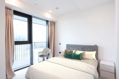 Merino Gardens, Wapping - E1W view 6