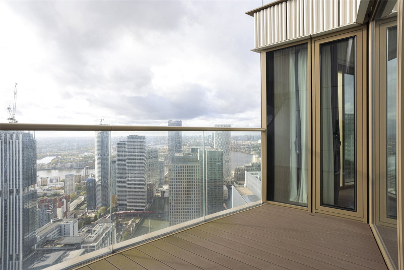 2 bedroom flat for Sale in Park Drive, Canary Wharf, E14, London