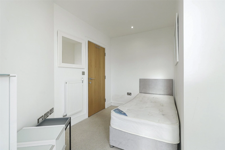 3 bedrooms apartments/flats to sale in High Street, Stratford-image 13