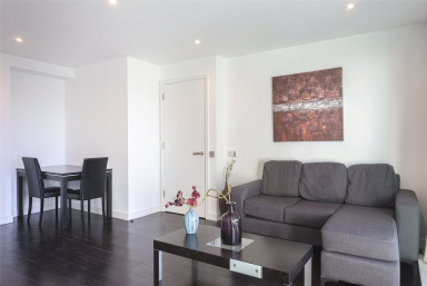 Pan Peninsula Square, Canary Wharf - E14 view 10