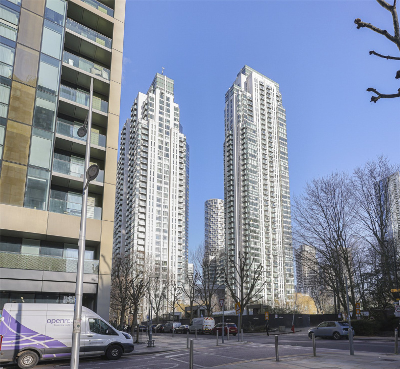 1 bedroom apartments/flats to sale in Pan Peninsula Square, Canary Wharf-image 1