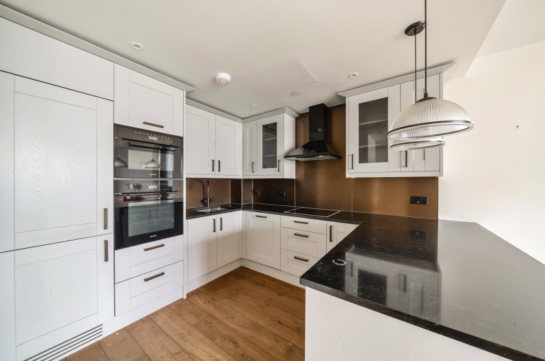 3 bedrooms apartments/flats for sale in Emery Way, Tower Hill - E1W view 2