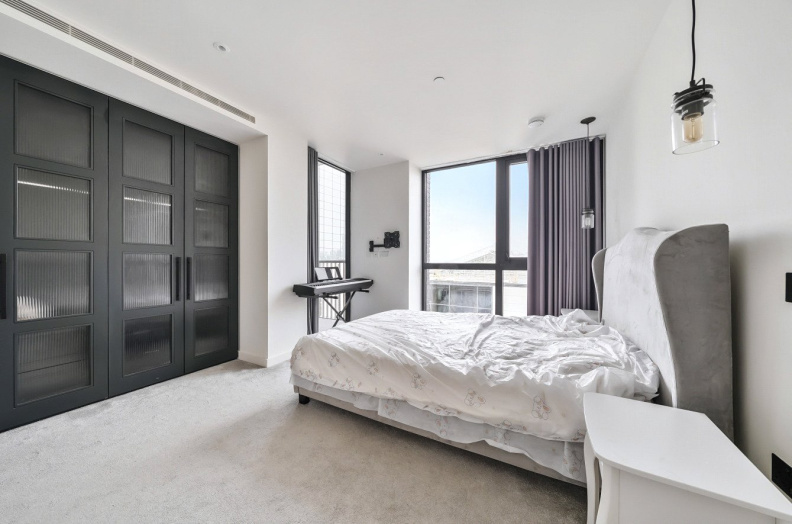 3 bedrooms apartments/flats for sale in Emery Way, Tower Hill - E1W view 3