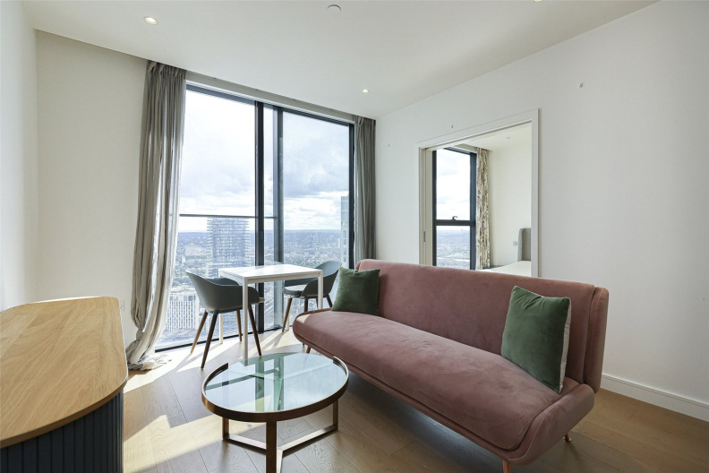 Studio apartments/flats for sale in Marsh Wall, Canary Wharf - E14 view 2