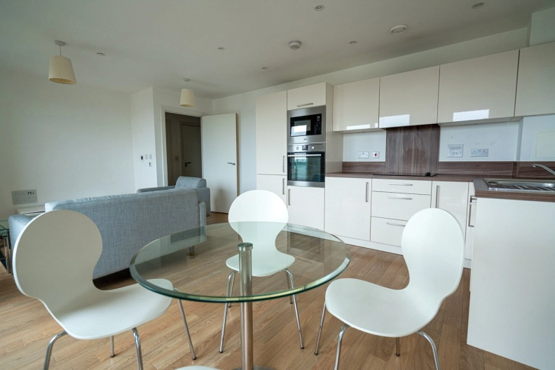 1 bedroom apartments/flats for sale in Hannaford Walk, London - E3 view 3