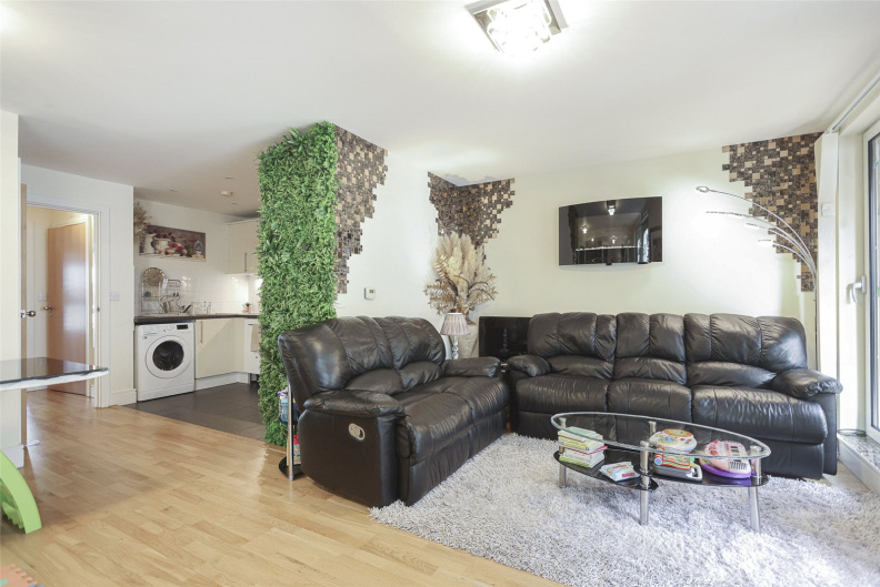 2 bedrooms apartments/flats to sale in Cassilis Road, Isle Of Dogs-image 4