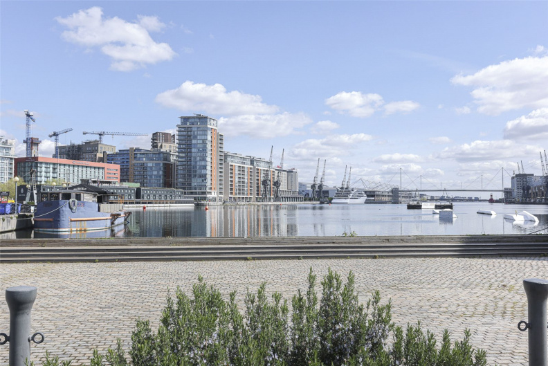 1 bedroom apartments/flats to sale in Seagull Lane, Royal Victoria Dock-image 10