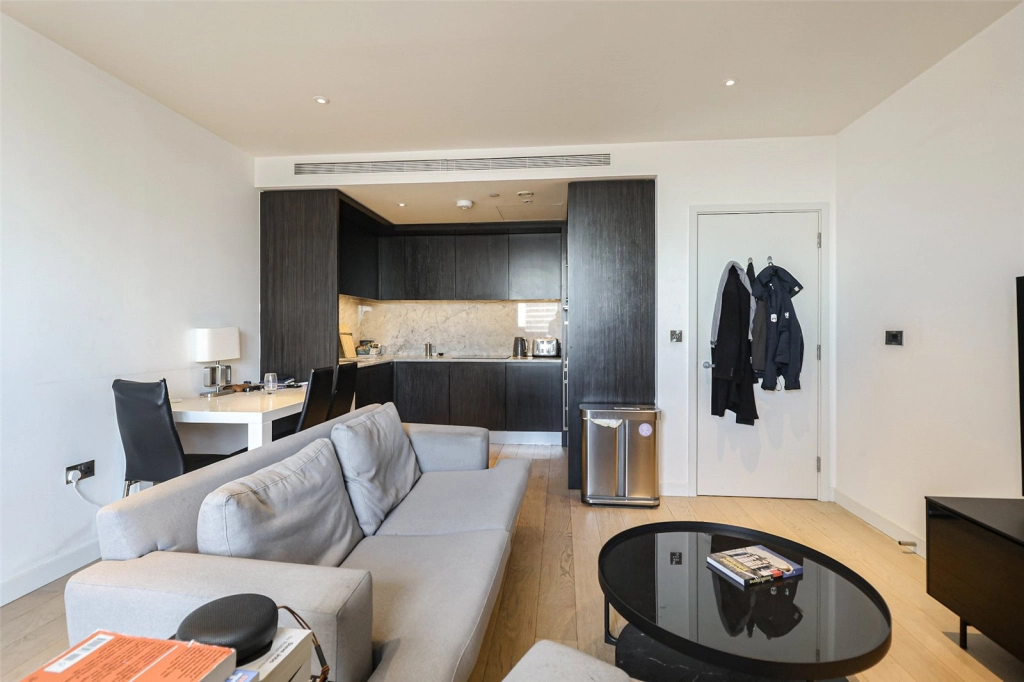 1 bedroom apartments/flats for sale in Biscayne Avenue, Canary Wharf - E14 view 11