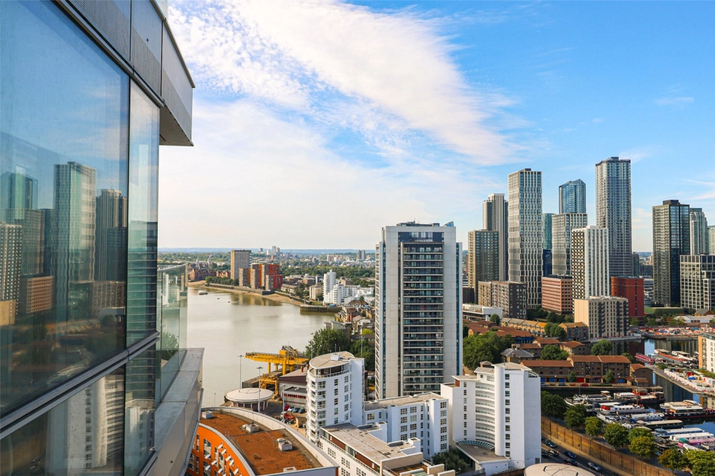1 bedroom apartments/flats for sale in Biscayne Avenue, Canary Wharf - E14 view 15