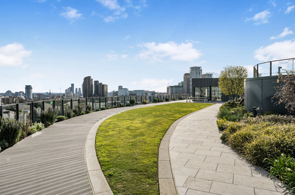 1 bedroom apartments/flats for sale in Upper Ground, Southwark - SE1 view 7