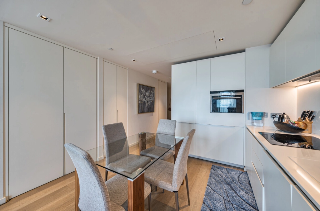 1 bedroom apartments/flats for sale in Upper Ground, Southwark - SE1 view 12
