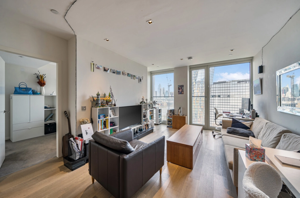 1 bedroom apartments/flats for sale in Upper Ground, Southwark - SE1 view 11