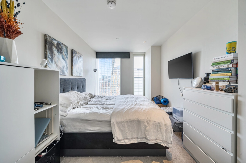 1 bedroom apartments/flats for sale in Upper Ground, Southwark - SE1 view 15