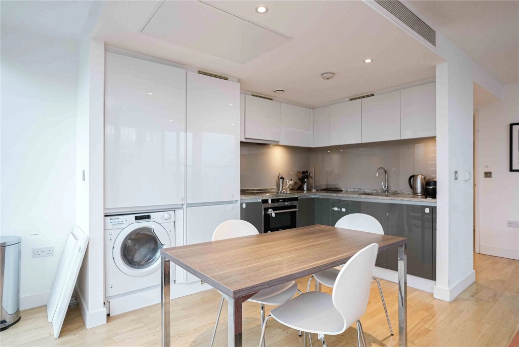 2 bedrooms apartments/flats for sale in Marsh Wall, London - E14 view 10