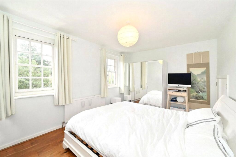 2 bedrooms houses for sale in Manchester Grove, London - E14 view 3