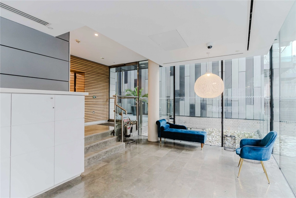 2 bedrooms apartments/flats for sale in Hooper Street, Whitechapel - E1 view 29