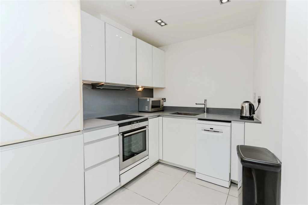 2 bedrooms apartments/flats for sale in Hooper Street, Whitechapel - E1 view 4