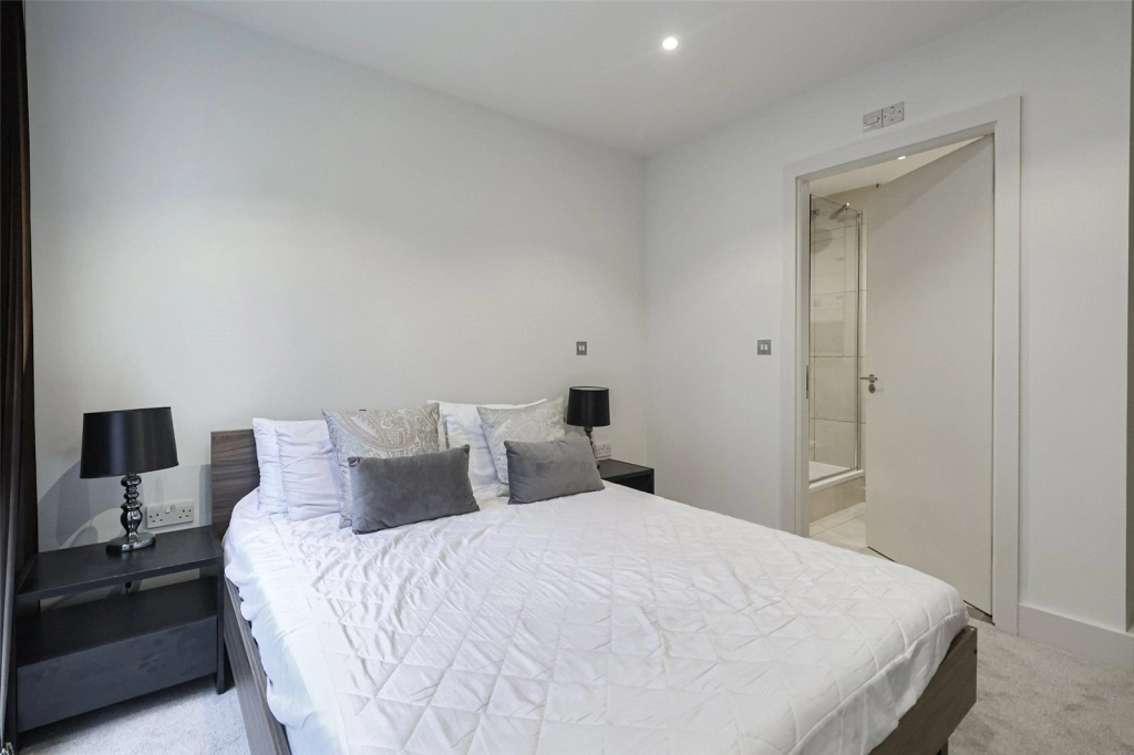 2 bedrooms apartments/flats for sale in Hooper Street, Whitechapel - E1 view 25