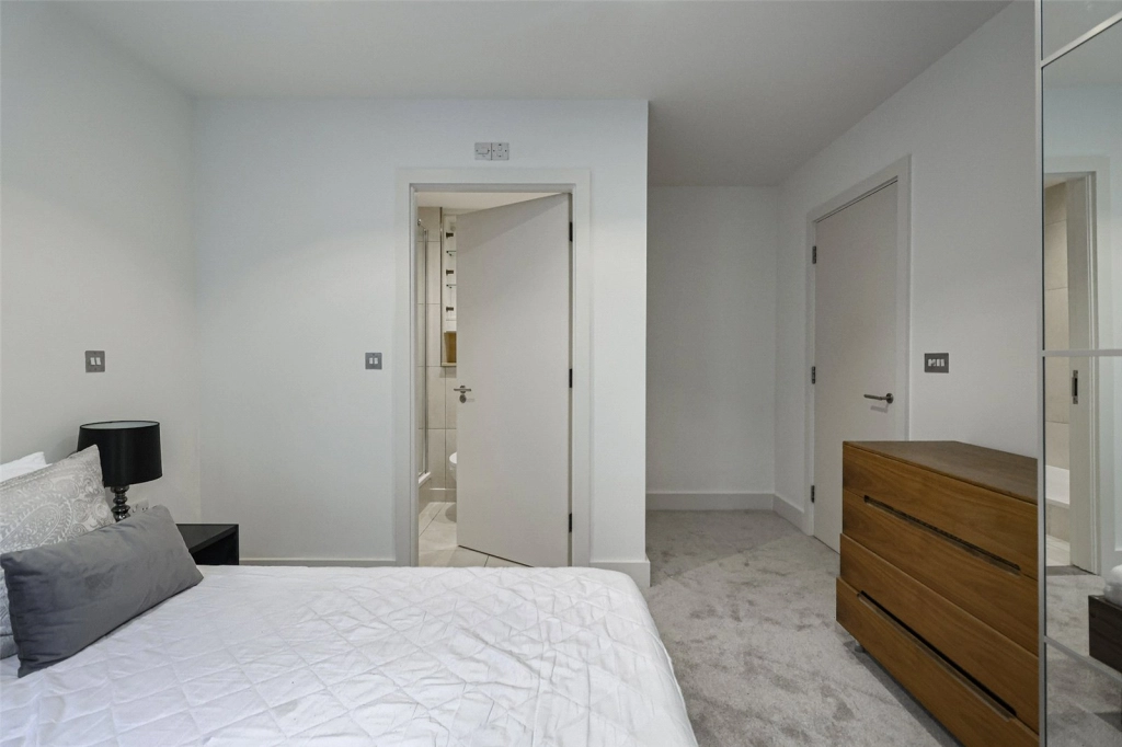 2 bedrooms apartments/flats for sale in Hooper Street, Whitechapel - E1 view 26