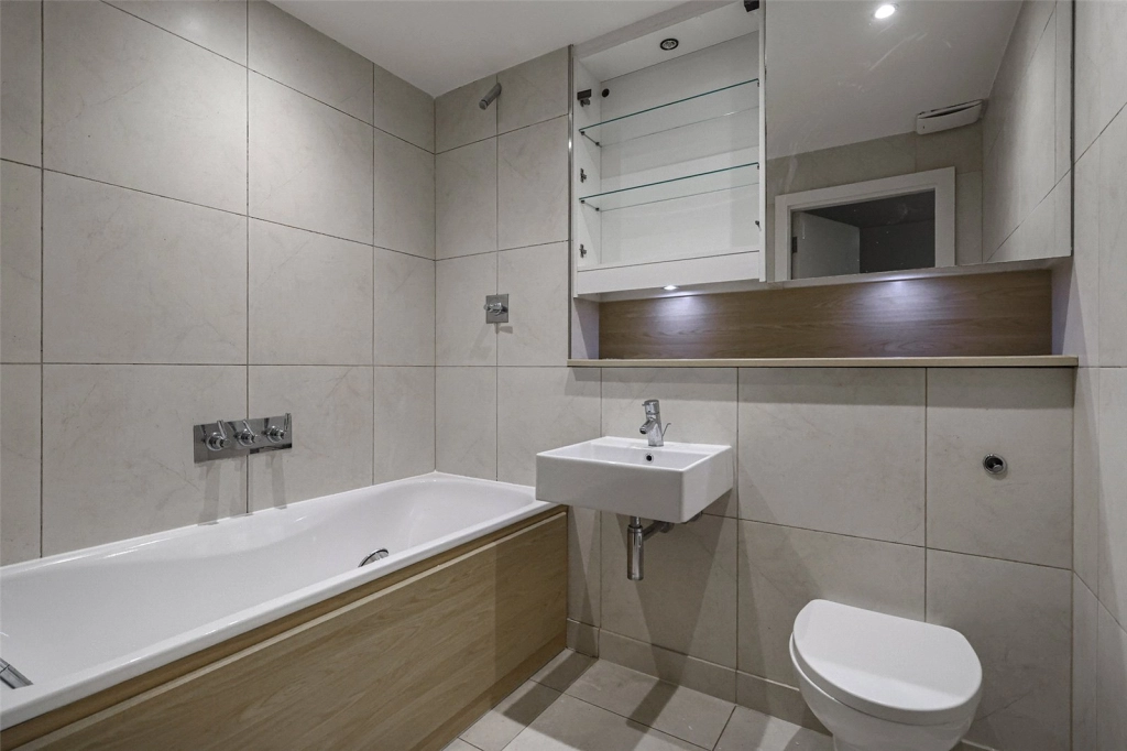 2 bedrooms apartments/flats for sale in Hooper Street, Whitechapel - E1 view 21