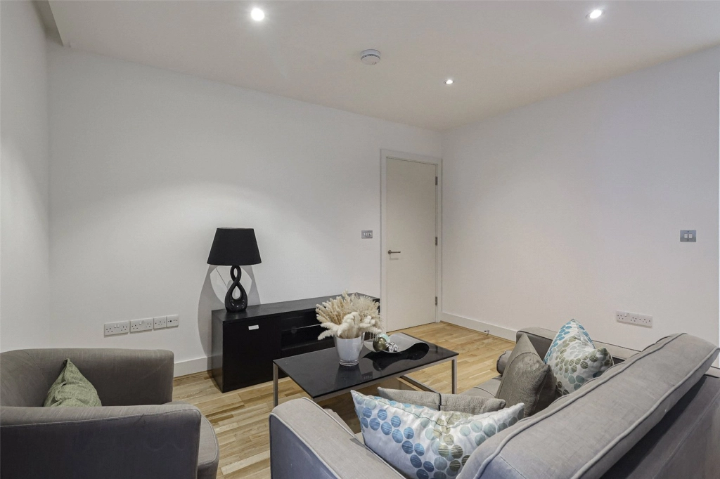 2 bedrooms apartments/flats for sale in Hooper Street, Whitechapel - E1 view 16