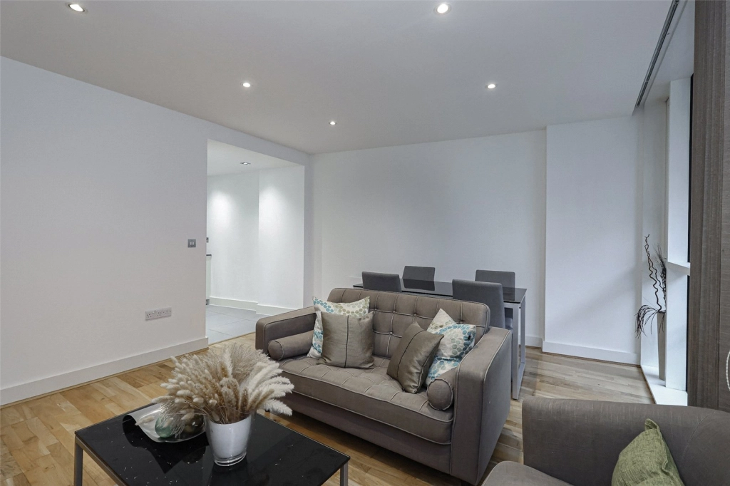 2 bedrooms apartments/flats for sale in Hooper Street, Whitechapel - E1 view 14