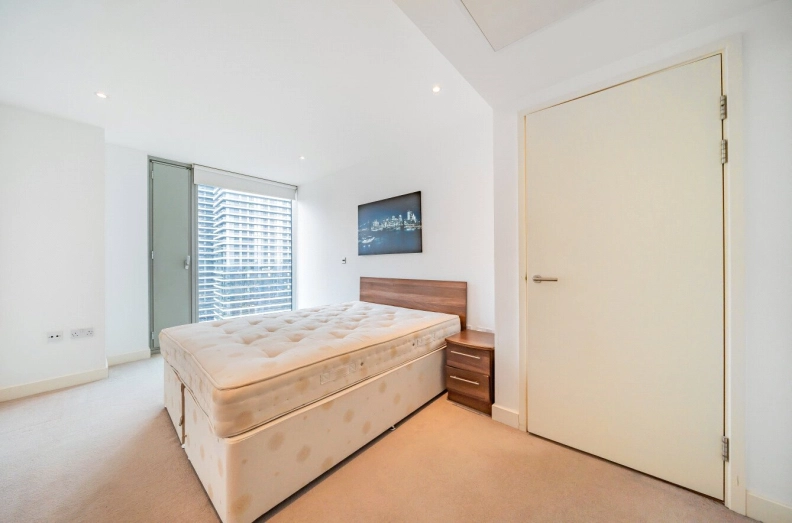 1 bedroom apartments/flats to sale in Marsh Wall, Canary Wharf-image 5