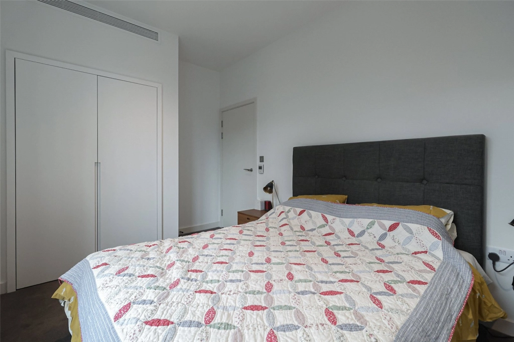 1 bedroom apartments/flats for sale in Goodluck Hope Walk, East India - E14 view 14