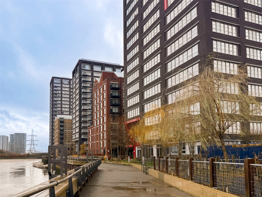 1 bedroom apartments/flats for sale in Goodluck Hope Walk, East India - E14 view 16