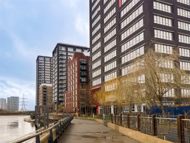 Goodluck Hope Walk, East India - E14 view 16