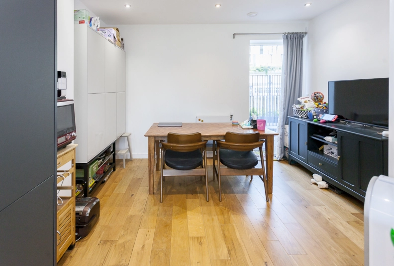 3 bedrooms apartments/flats to sale in Prospect Row, Stratford-image 4