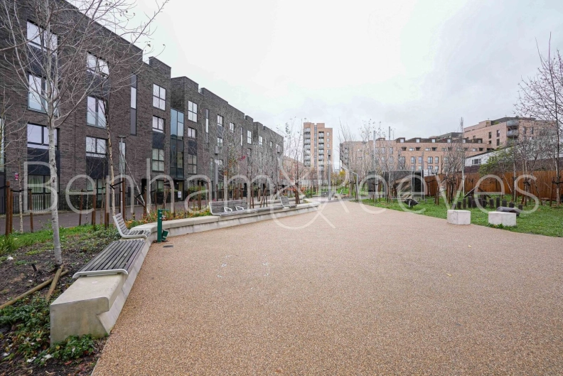 3 bedrooms apartments/flats to sale in Prospect Row, Stratford-image 2
