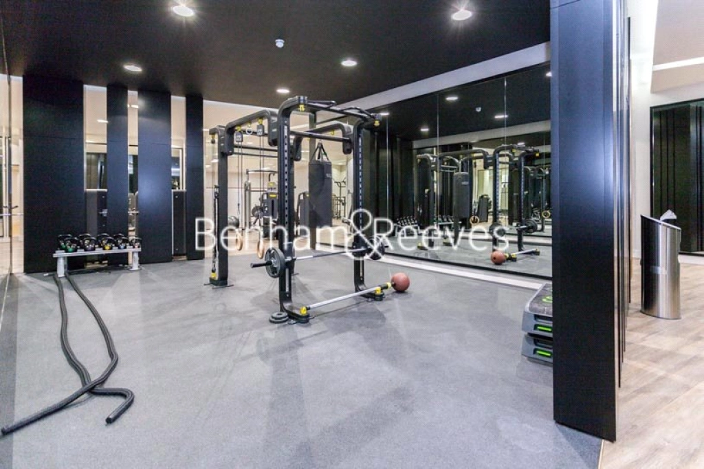 1 bedroom apartments/flats for sale in Emery Way, London - E1W view 7
