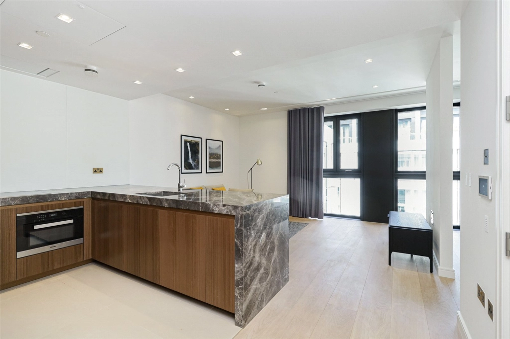 Studio apartments/flats for sale in Portugal Street, Temple - WC2A view 5