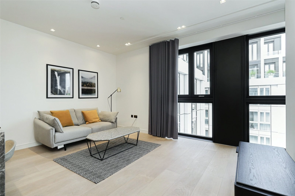 Studio apartments/flats for sale in Portugal Street, Temple - WC2A view 2