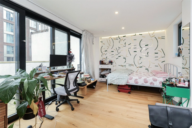 3 bedrooms apartments/flats to sale in Commercial Road, Whitechapel-image 3