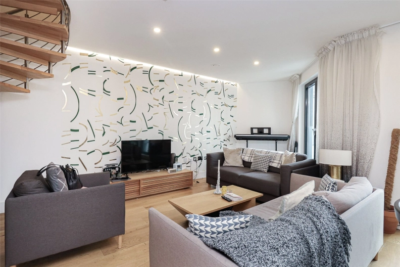 3 bedrooms apartments/flats to sale in Commercial Road, Whitechapel-image 1