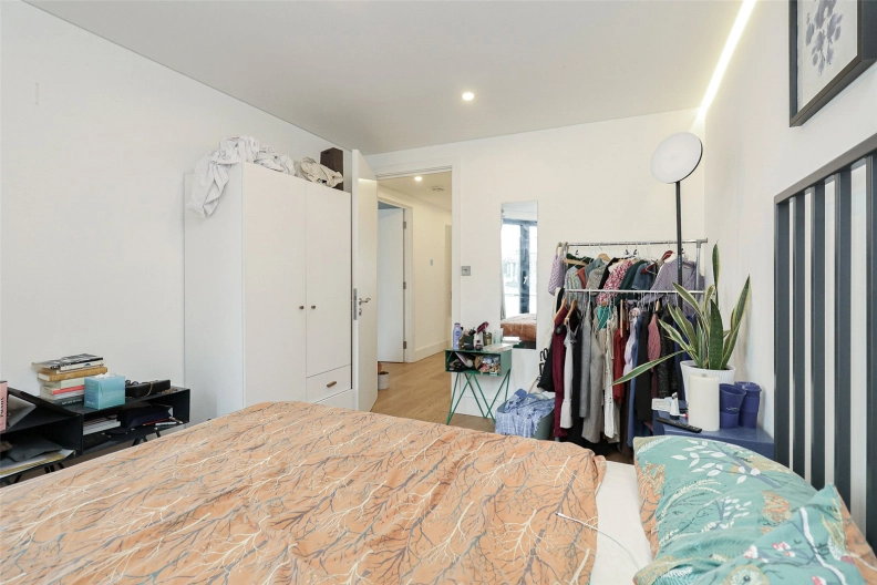 3 bedrooms apartments/flats to sale in Commercial Road, Whitechapel-image 16