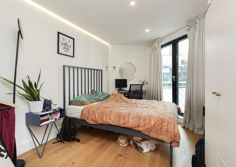 3 bedrooms apartments/flats to sale in Commercial Road, Whitechapel-image 5