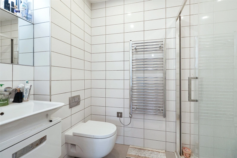 3 bedrooms apartments/flats to sale in Commercial Road, Whitechapel-image 6