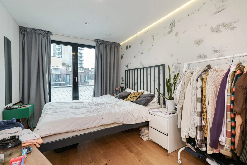 3 bedrooms apartments/flats to sale in Commercial Road, Whitechapel-image 7