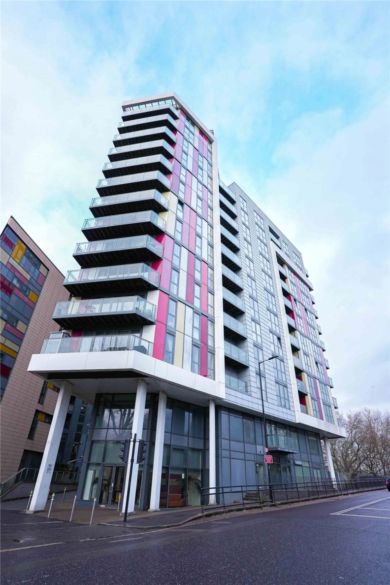 Studio apartments/flats to sale in Homerton Road, London-image 9