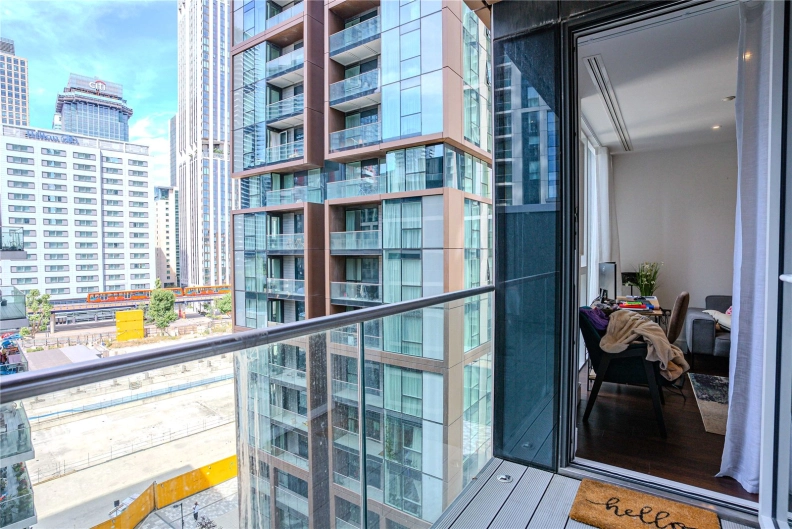 1 bedroom apartments/flats to sale in Harbour Way, South Quay-image 7