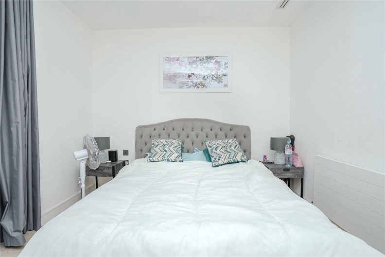 1 bedroom apartments/flats to sale in Harbour Way, South Quay-image 11