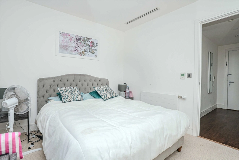 1 bedroom apartments/flats to sale in Harbour Way, South Quay-image 10