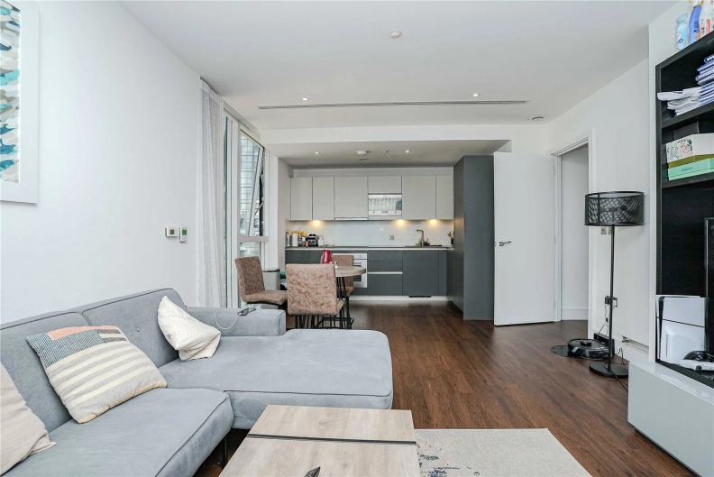 1 bedroom apartments/flats to sale in Harbour Way, South Quay-image 9