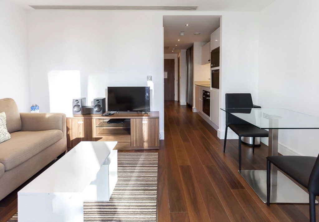 Studio apartments/flats for sale in Lincoln Plaza, South Quay - E14 view 9