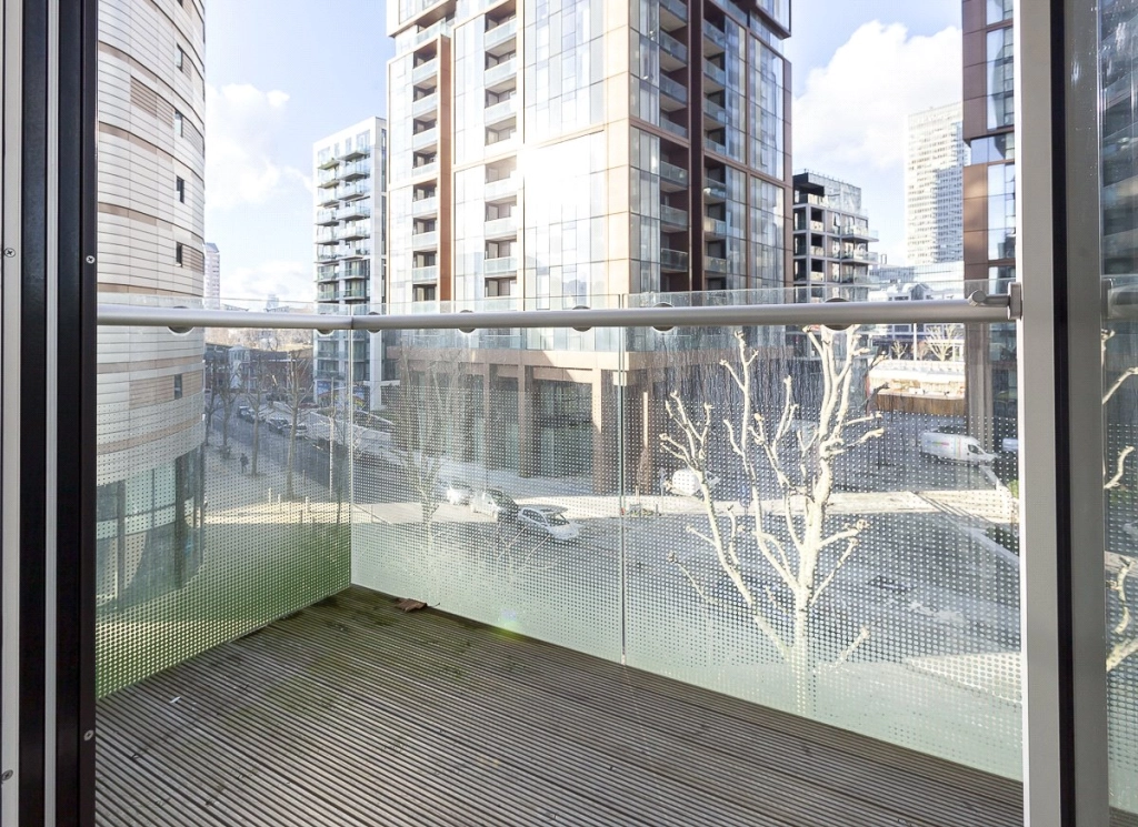 Studio apartments/flats for sale in Lincoln Plaza, South Quay - E14 view 12